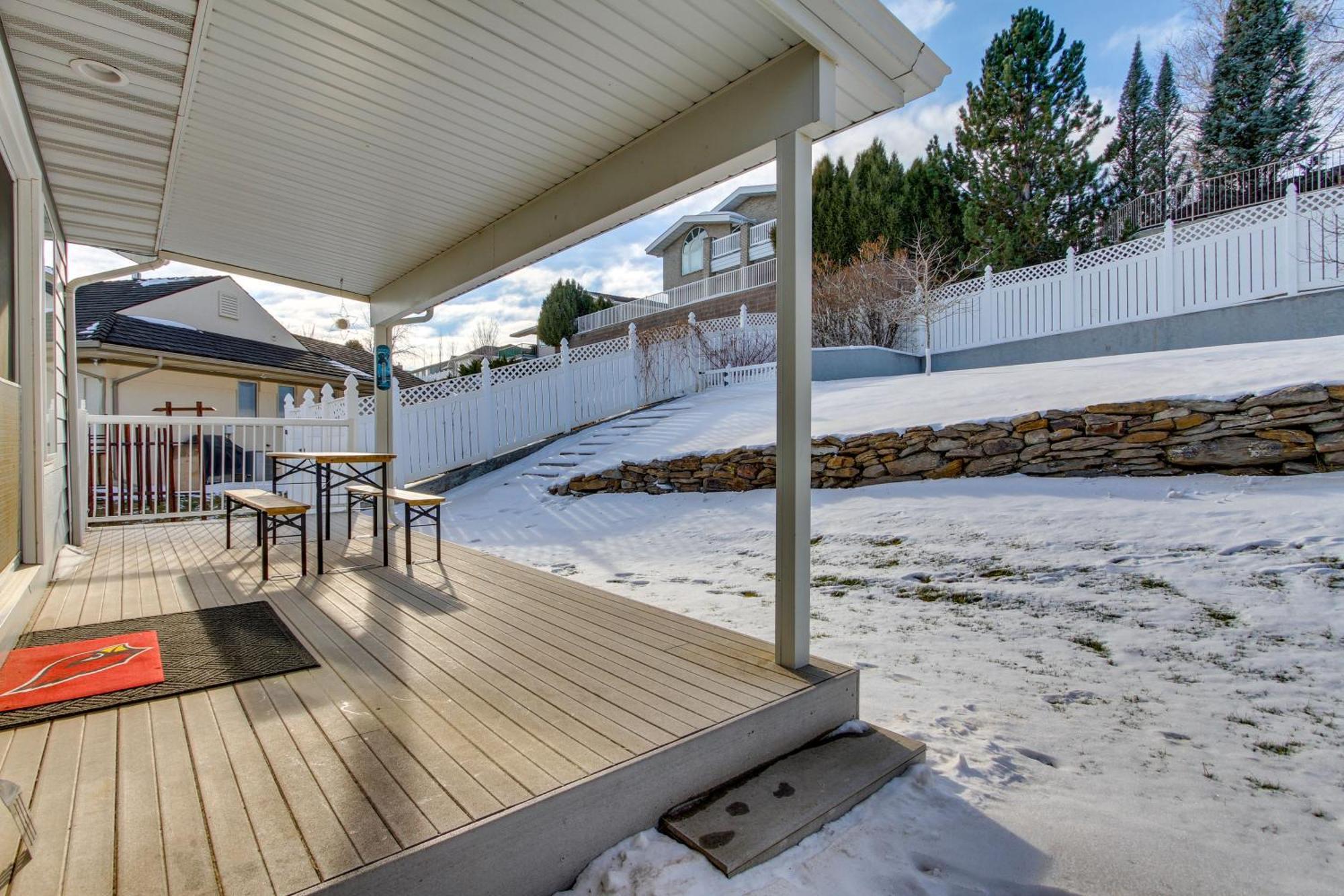 Inviting Great Falls Home With Wraparound Deck! Экстерьер фото