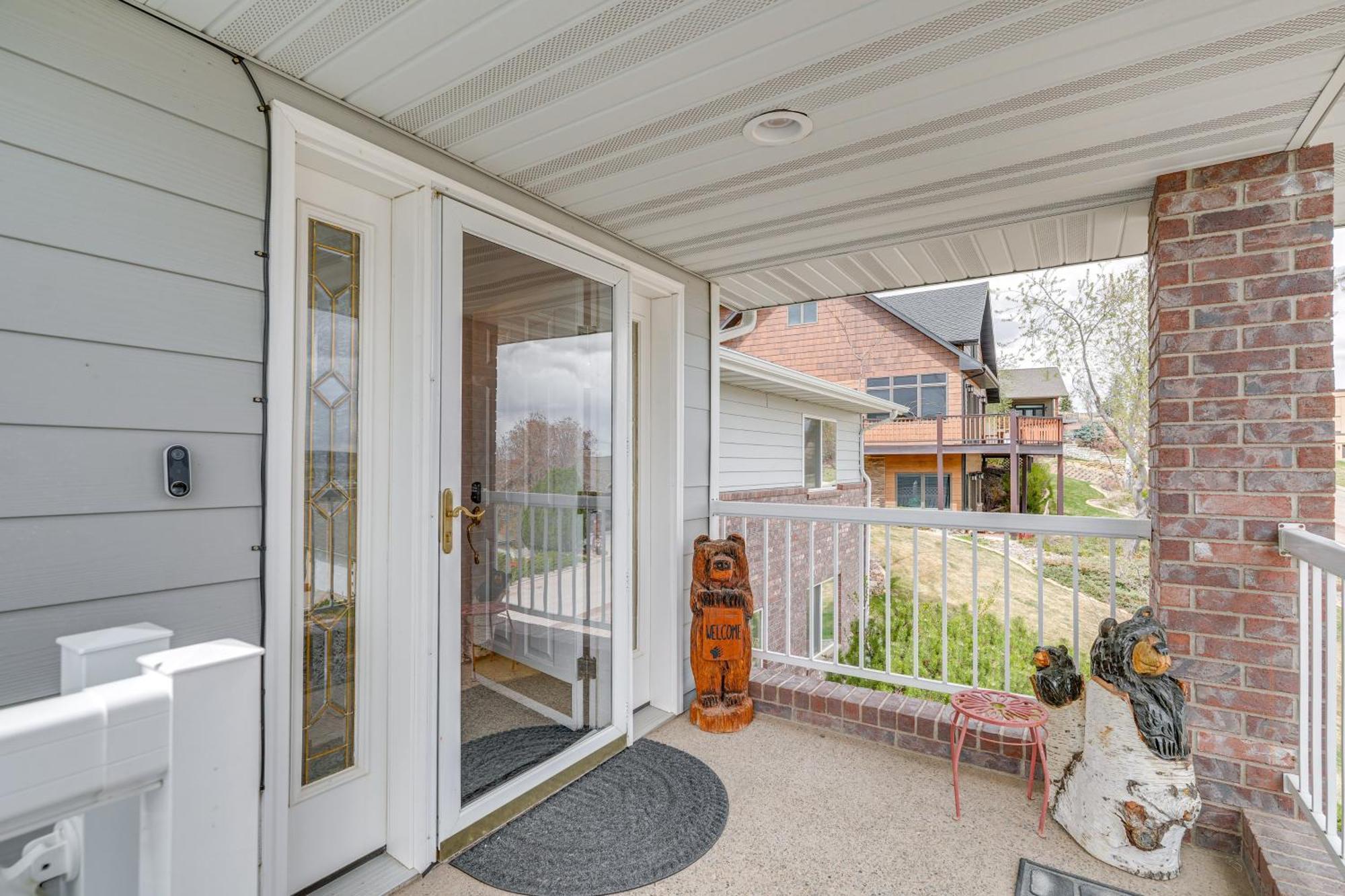 Inviting Great Falls Home With Wraparound Deck! Экстерьер фото